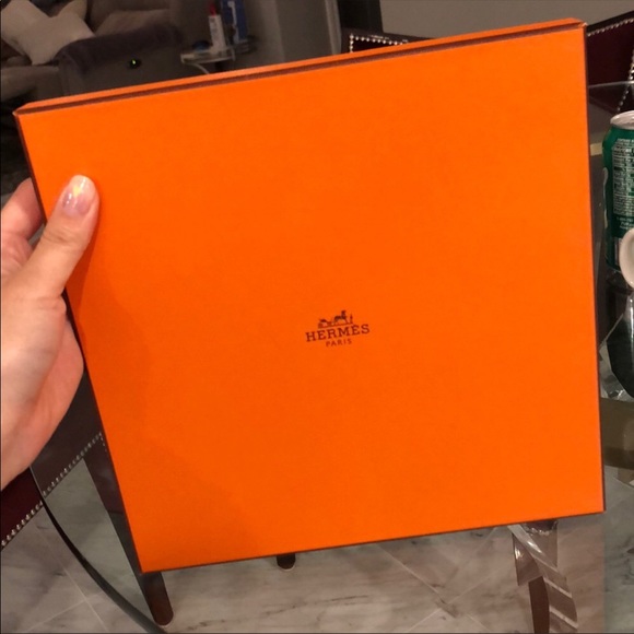 💯Authentic Heremes LIMITED EDITION Silk Scarf‼️ - Picture 3 of 4